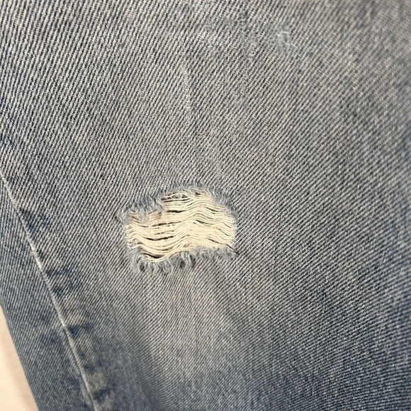 LL Bean Jeans Men's 40x34 Light Wash Denim Classic Fit 100% Cotton Distressed - Picture 5 of 11